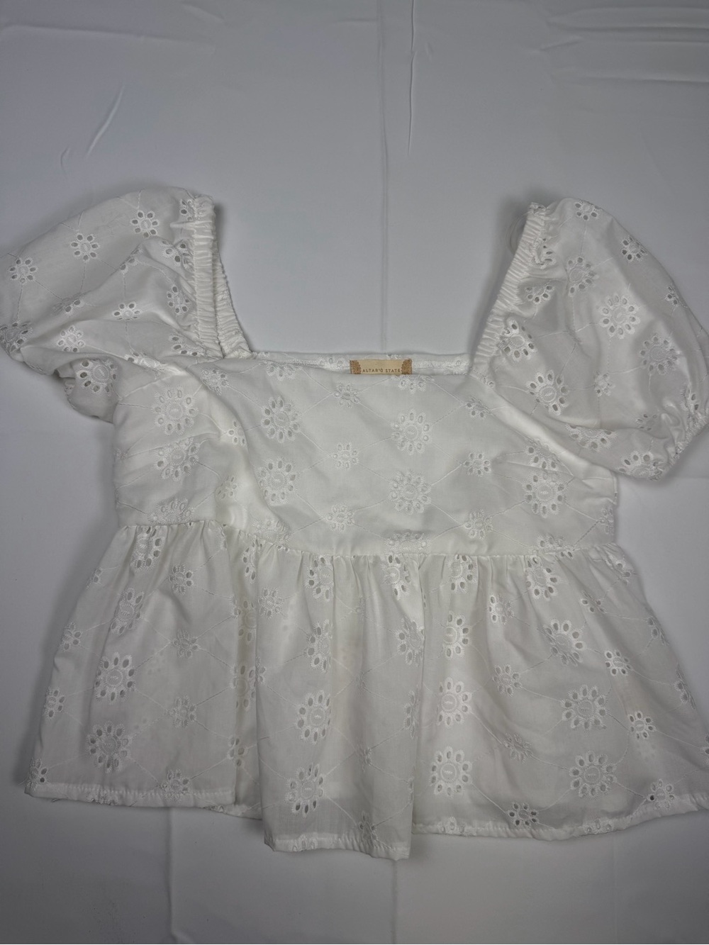 Babydoll Style- Altar'd State White Eyelet Peasant Puff Sleeve Top Medium - Picture 5 of 11